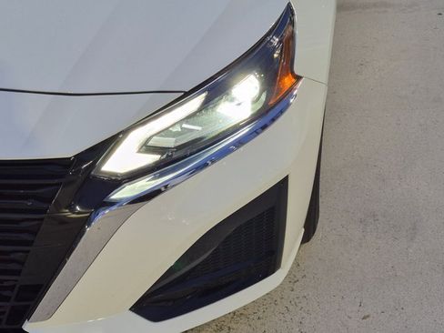Used 2023 Nissan Altima 2.5 S FWD image 7