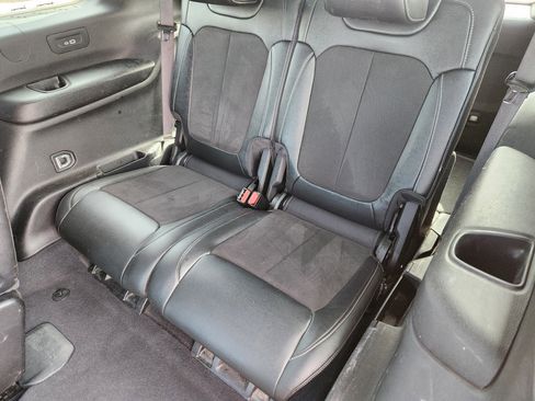 Used 2023 Jeep Grand Cherokee L Laredo image 20