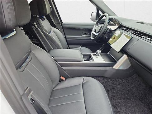 New 2025 Land Rover Range Rover SV image 10