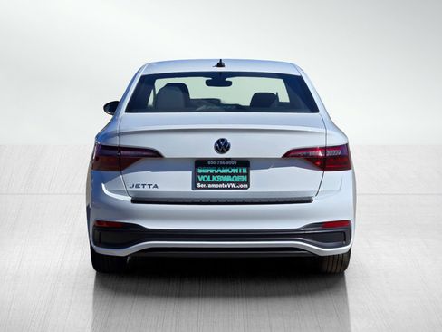 Used 2024 Volkswagen Jetta Sport image 5