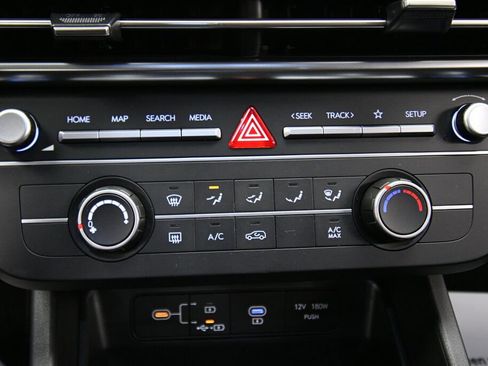 Used 2025 Hyundai Tucson SE AWD/4WD image 16
