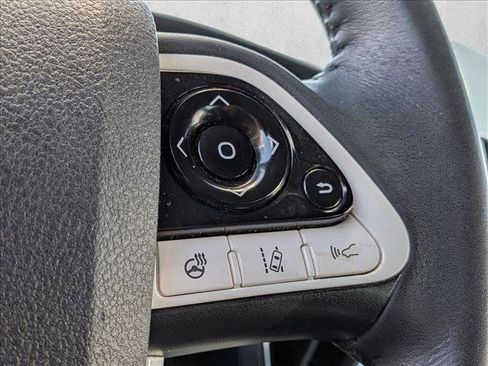 Used 2017 Toyota Prius Prime Advanced image 12