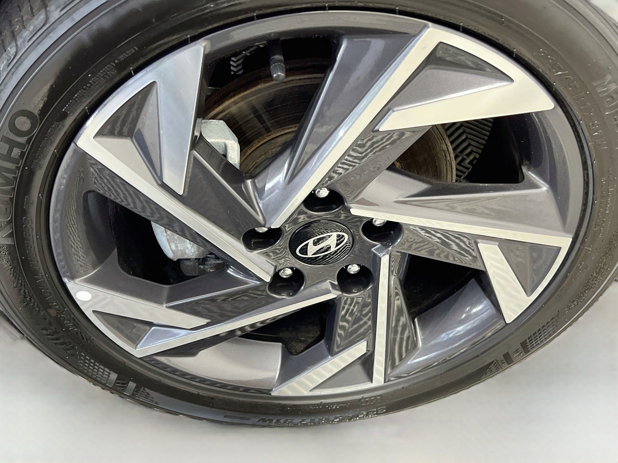 Used 2024 Hyundai Elantra Limited FWD image 14