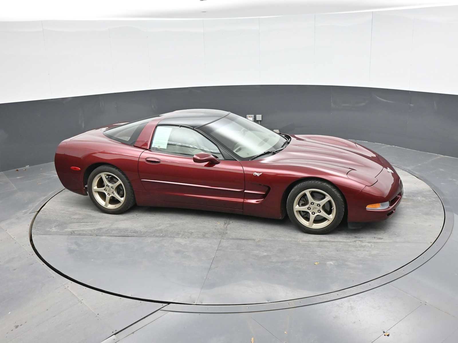 Used 2003 Chevrolet Corvette Coupe w/ Preferred Equipment Group RWD image 19