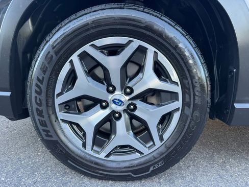 Used 2019 Subaru Forester Premium AWD/4WD image 18