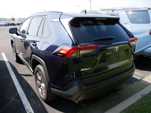 Used 2025 Toyota RAV4 XLE AWD/4WD image 8