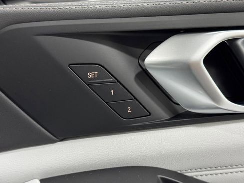 New 2026 BMW X7 xDrive40i w/ M Sport Package image 24