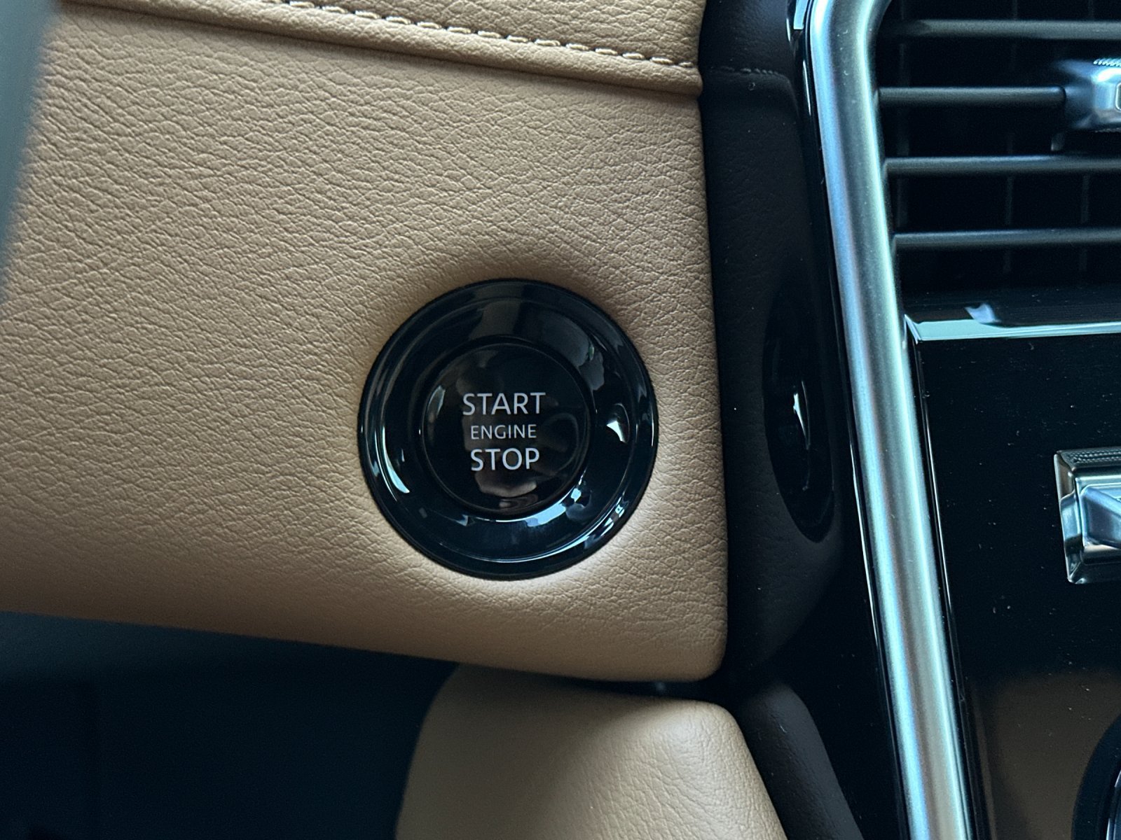 New 2026 Nissan Armada SL w/ Captain's Chari Seat Package AWD/4WD image 23