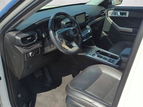 Used 2023 Ford Explorer Limited w/ Hybrid Equipment Group 310A RWD image 18