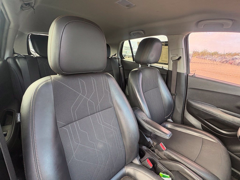 Used 2019 Chevrolet Trax LT w/ LT Convenience Package FWD image 28