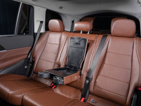 New 2025 Mercedes-Benz GLS 450 4MATIC image 32