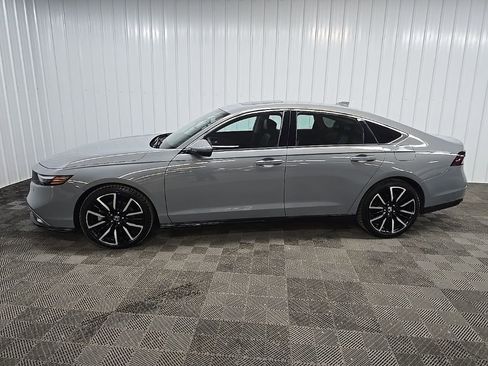 Used 2025 Honda Accord Touring image 5