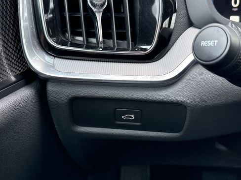 Used 2024 Volvo S60 B5 Plus image 25