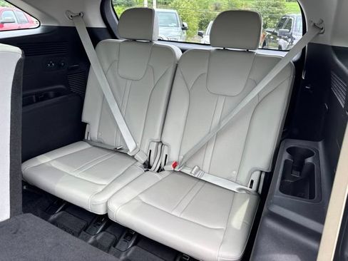 Used 2023 Kia Sorento S w/ Panoramic Sunroof Package AWD/4WD image 7