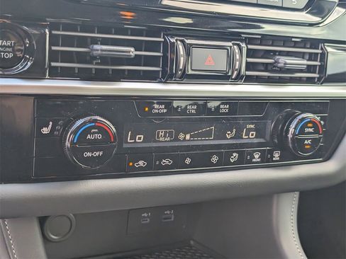 New 2025 Nissan Pathfinder SV image 14