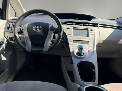 Used 2014 Toyota Prius Two FWD image 19