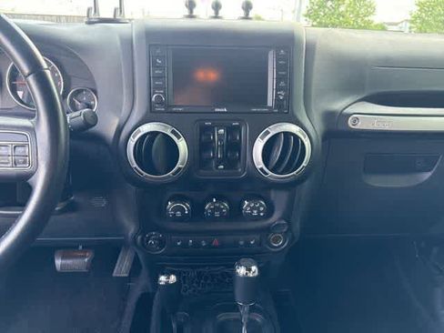 Used 2016 Jeep Wrangler Unlimited Sahara w/ Dual Top Group image 20