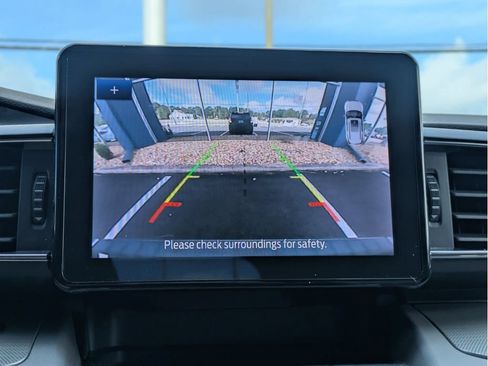 Certified 2023 Ford Explorer XLT w/ Equipment Group 202A RWD image 17