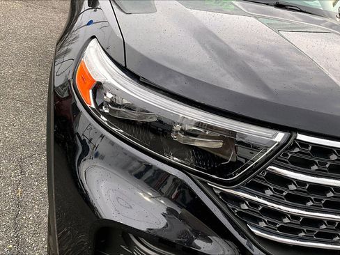 Used 2024 Ford Explorer XLT image 30