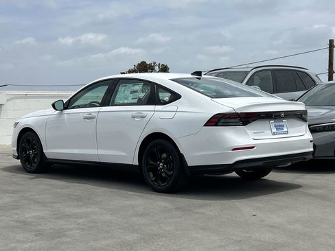 New 2025 Honda Accord SE image 4