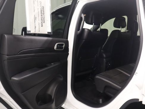 Certified 2021 Jeep Grand Cherokee Laredo X image 12