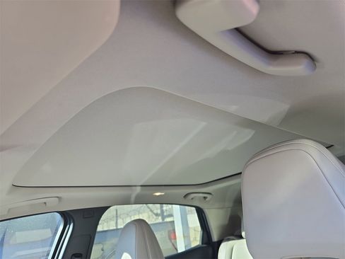 Used 2024 Nissan Ariya Evolve+ image 13