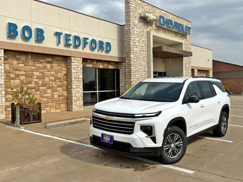 New 2026 Chevrolet Traverse LT w/ Driver Confidence Package image 1