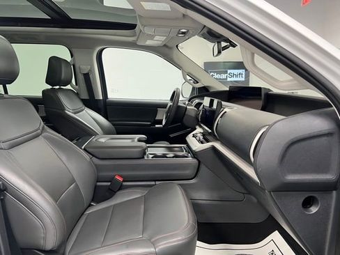 Used 2025 Ford Expedition Active image 57