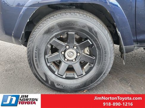 Used 2022 Toyota 4Runner TRD Off-Road Premium image 14