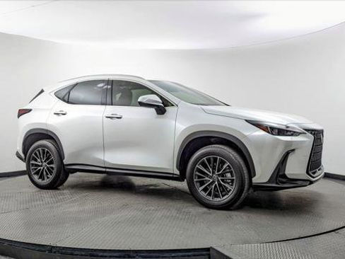 Used 2025 Lexus NX 250 NX 250 w/ Towing Package (2000 Lbs) image 11