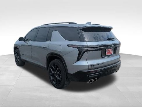 Used 2025 Chevrolet Traverse RS w/ LPO, Floor Liner Package AWD/4WD image 5