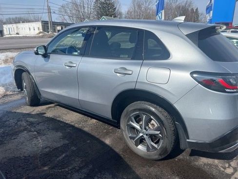 Used 2023 Honda HR-V EX-L image 3