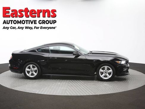 Used 2017 Ford Mustang Coupe RWD image 42
