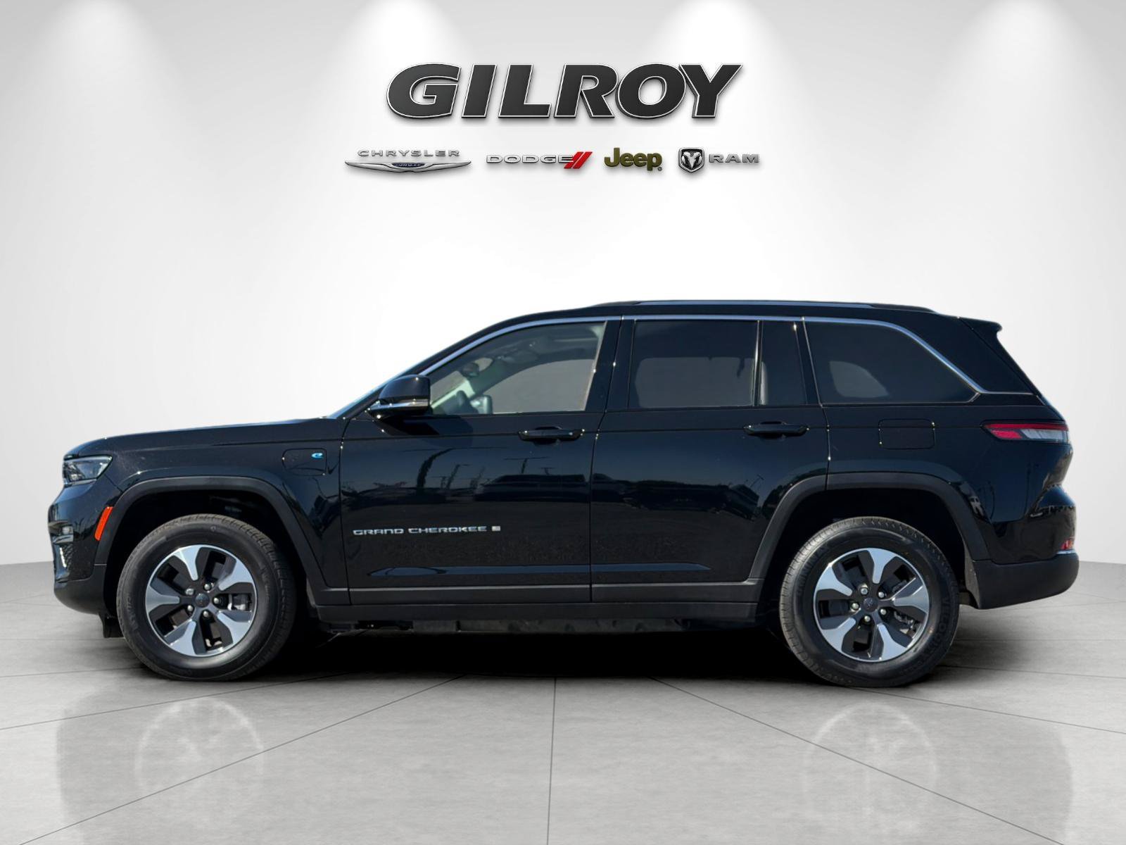 Used 2023 Jeep Grand Cherokee 4WD 4xe image 7