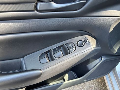 Used 2024 Nissan Altima 2.5 S FWD image 18