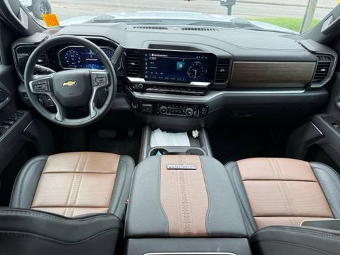 Used 2026 Chevrolet Silverado 3500 High Country w/ High Country Premium Package AWD/4WD image 17