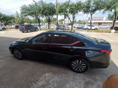 Used 2026 Nissan Altima 2.5 SV AWD/4WD image 3