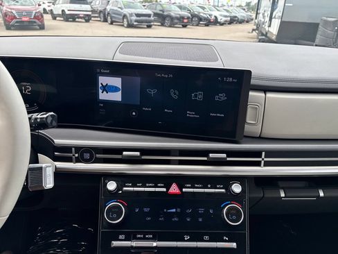 Used 2025 Hyundai Santa Fe SEL FWD image 25