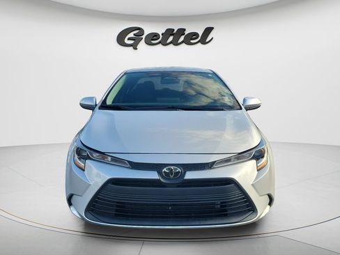 Used 2024 Toyota Corolla LE FWD image 2