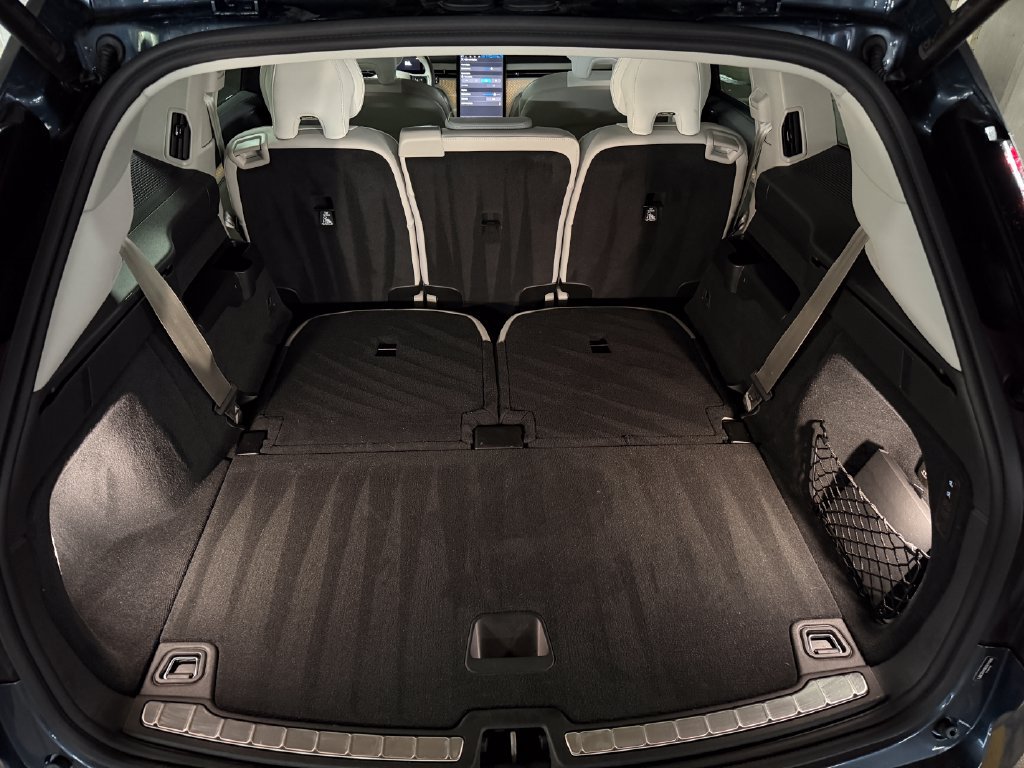 Certified 2025 Volvo EX90 Plus AWD/4WD image 28