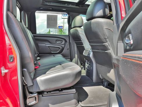 Used 2021 Nissan Titan PRO-4X w/ Pro-4x Convenience Package AWD/4WD image 11