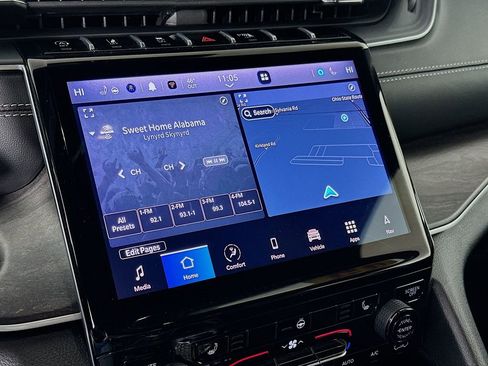 Certified 2025 Jeep Grand Cherokee Limited image 24