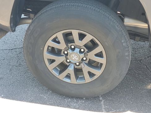 Certified 2021 Toyota Tacoma SR5 RWD image 8