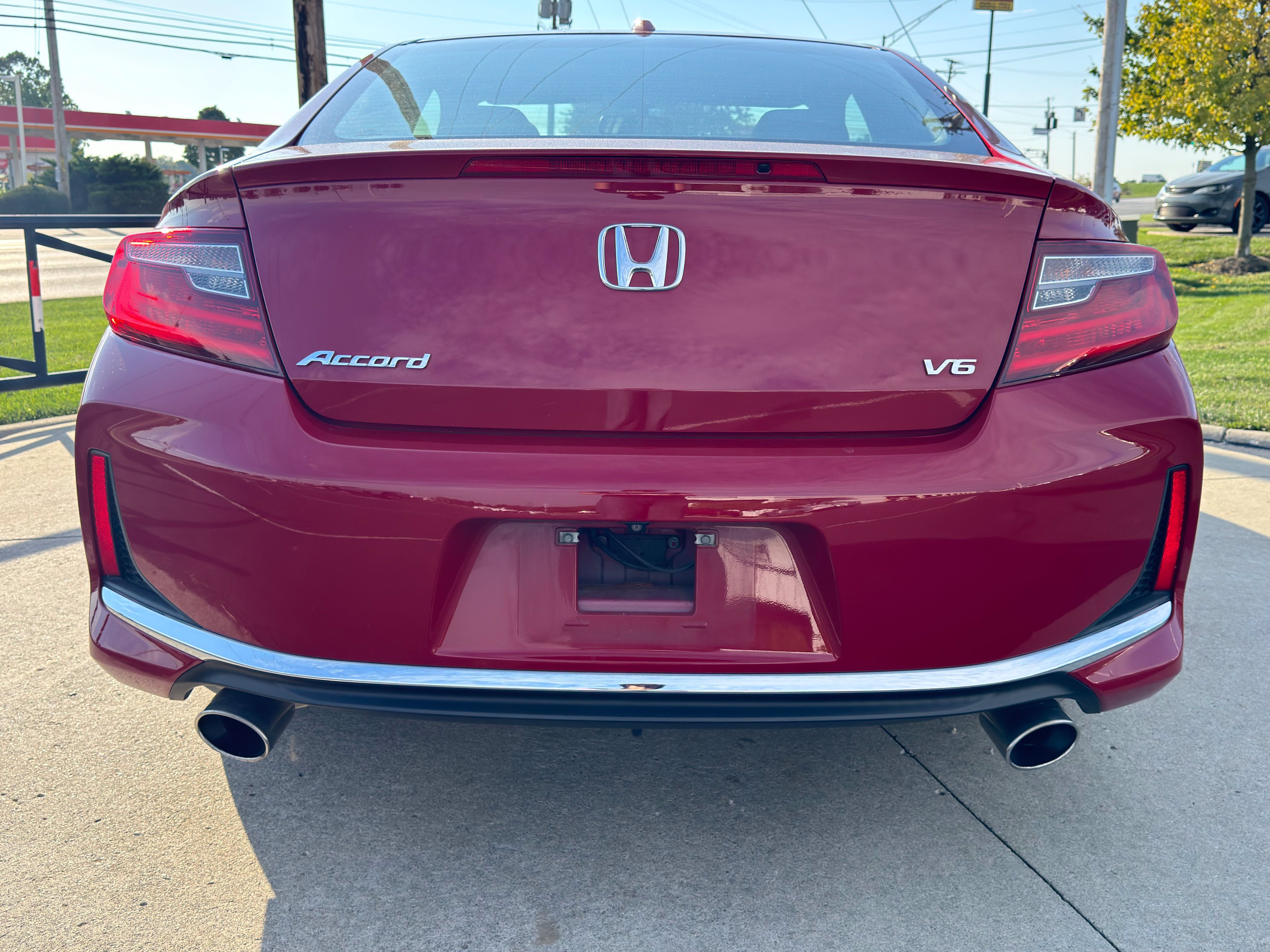 Used 2017 Honda Accord EX-L image 6