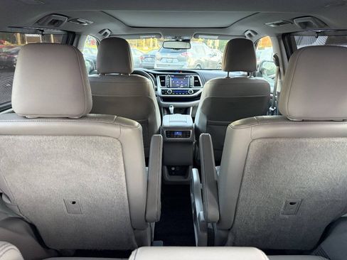 Used 2015 Toyota Highlander Limited Platinum AWD/4WD image 13