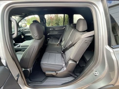 New 2026 GMC Acadia Elevation w/ LPO, Floor Liner Package AWD/4WD image 32