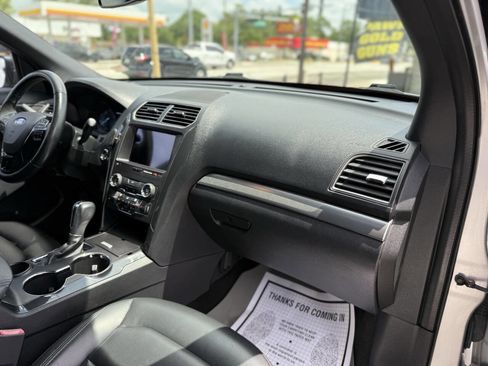 Used 2019 Ford Explorer XLT w/ Equipment Group 202A image 25