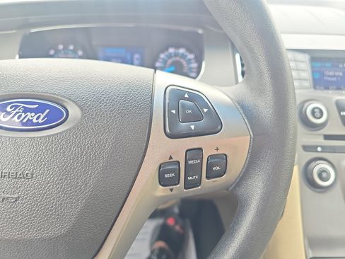 Used 2013 Ford Taurus SE FWD image 24