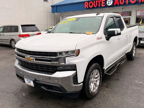 Used 2021 Chevrolet Silverado 1500 LT w/ Z71 Off-Road Package AWD/4WD image 3
