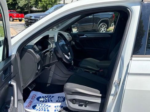 Used 2022 Volkswagen Tiguan SE R-Line FWD image 15